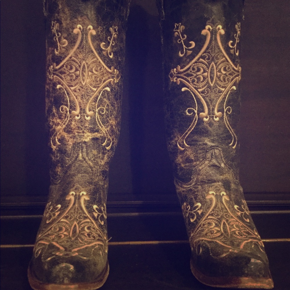 Circle G Women's Diamond Embroidered Western Boots